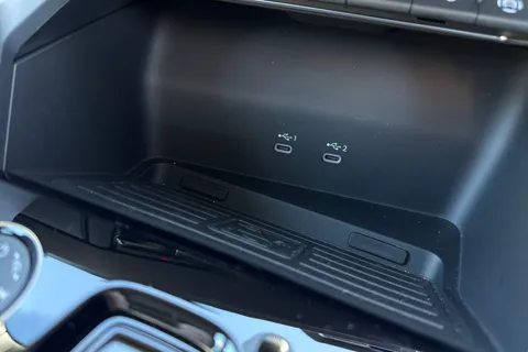 KY25FHW Audi A3 Sport 40 TFSI e 204 PS S tronic Thumbnail #58