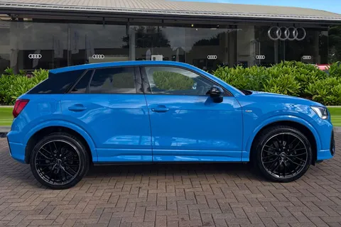 DY23FBB Audi Q2 Black Edition 30 TFSI  110 PS 6-speed Thumbnail #4