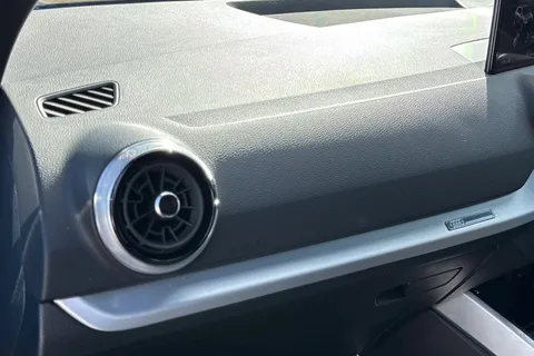 DY23FBB Audi Q2 Black Edition 30 TFSI  110 PS 6-speed Thumbnail #34