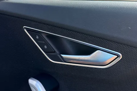 DY23FBB Audi Q2 Black Edition 30 TFSI  110 PS 6-speed Thumbnail #41