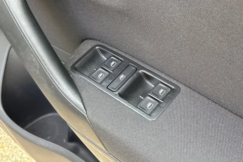 21 of 48 for Volkswagen Polo 1.0 BlueMotion Tech Match Euro 6 (s/s) 5dr