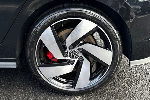 KP75ORL Volkswagen Golf 2.0 TSI 265 GTI 5dr DSG Thumbnail #11
