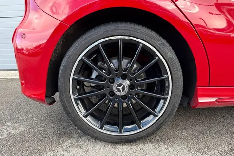 CE18VCP Mercedes-Benz A Class 2.1 A200d AMG Line (Executive) 7G-DCT Euro 6 (s/s) 5dr Thumbnail #11