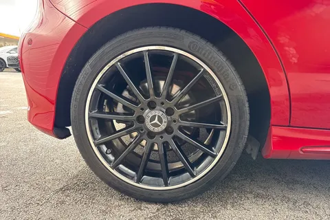 CE18VCP Mercedes-Benz A Class 2.1 A200d AMG Line (Executive) 7G-DCT Euro 6 (s/s) 5dr Thumbnail #12