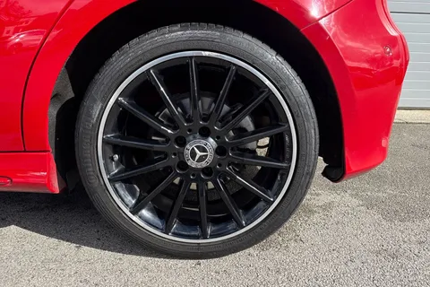CE18VCP Mercedes-Benz A Class 2.1 A200d AMG Line (Executive) 7G-DCT Euro 6 (s/s) 5dr Thumbnail #13