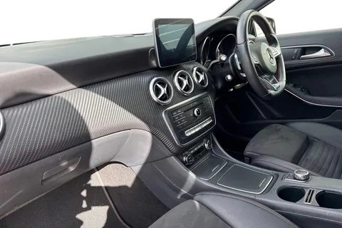 CE18VCP Mercedes-Benz A Class 2.1 A200d AMG Line (Executive) 7G-DCT Euro 6 (s/s) 5dr Thumbnail #16