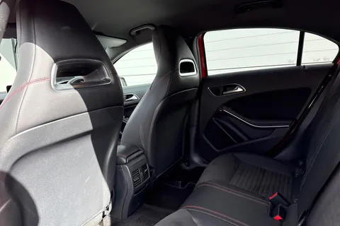 CE18VCP Mercedes-Benz A Class 2.1 A200d AMG Line (Executive) 7G-DCT Euro 6 (s/s) 5dr Thumbnail #36