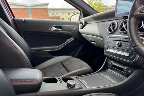 CE18VCP Mercedes-Benz A Class 2.1 A200d AMG Line (Executive) 7G-DCT Euro 6 (s/s) 5dr Thumbnail #44