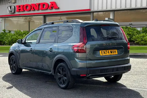 EN74MVH Dacia Jogger 1.6 Hybrid EXTREME Auto Euro 6 (s/s) 5dr Thumbnail #3