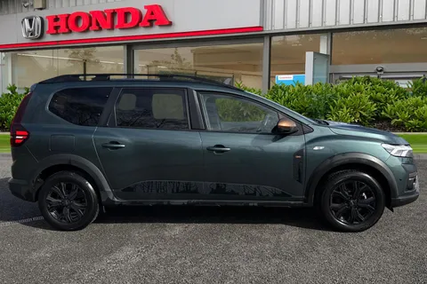 EN74MVH Dacia Jogger 1.6 Hybrid EXTREME Auto Euro 6 (s/s) 5dr Thumbnail #4