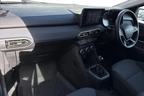 EN74MVH Dacia Jogger 1.6 Hybrid EXTREME Auto Euro 6 (s/s) 5dr Thumbnail #17