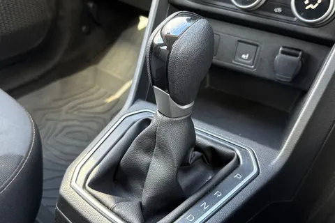 EN74MVH Dacia Jogger 1.6 Hybrid EXTREME Auto Euro 6 (s/s) 5dr Thumbnail #23