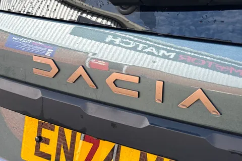 EN74MVH Dacia Jogger 1.6 Hybrid EXTREME Auto Euro 6 (s/s) 5dr Thumbnail #30