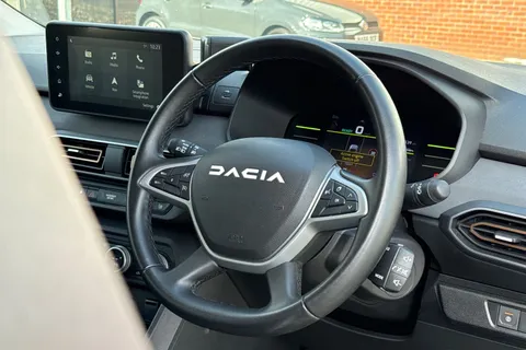 EN74MVH Dacia Jogger 1.6 Hybrid EXTREME Auto Euro 6 (s/s) 5dr Thumbnail #32