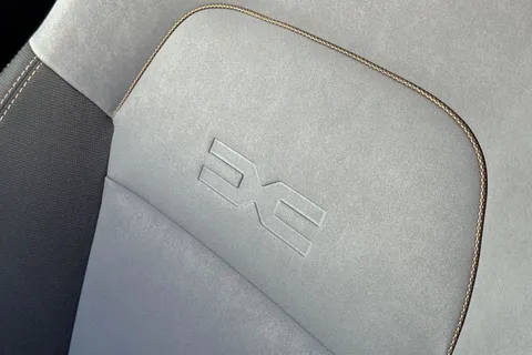 EN74MVH Dacia Jogger 1.6 Hybrid EXTREME Auto Euro 6 (s/s) 5dr Thumbnail #36