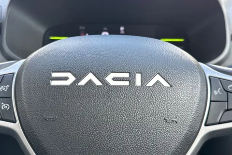 EN74MVH Dacia Jogger 1.6 Hybrid EXTREME Auto Euro 6 (s/s) 5dr Thumbnail #37