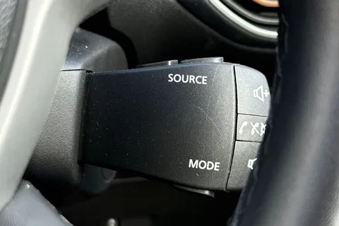 EN74MVH Dacia Jogger 1.6 Hybrid EXTREME Auto Euro 6 (s/s) 5dr Thumbnail #40