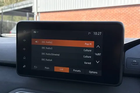 EN74MVH Dacia Jogger 1.6 Hybrid EXTREME Auto Euro 6 (s/s) 5dr Thumbnail #44