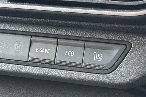 EN74MVH Dacia Jogger 1.6 Hybrid EXTREME Auto Euro 6 (s/s) 5dr Thumbnail #48