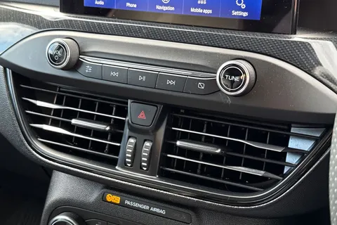 36 of 54 for Ford Focus 1.0T EcoBoost MHEV ST-Line X Edition Euro 6 (s/s) 5dr