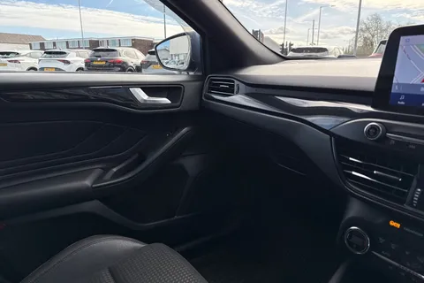 41 of 54 for Ford Focus 1.0T EcoBoost MHEV ST-Line X Edition Euro 6 (s/s) 5dr