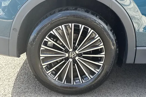11 of 43 for VOLKSWAGEN TIGUAN 1.5 eTSI 150 Match 5dr DSG