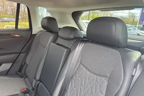 18 of 43 for VOLKSWAGEN TIGUAN 1.5 eTSI 150 Match 5dr DSG