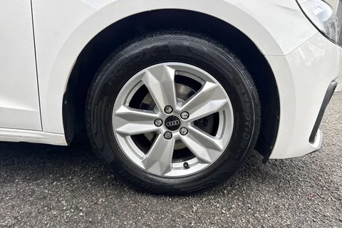 DV23VXW Audi A1 Technik 25 TFSI  95 PS 5-speed Thumbnail #12