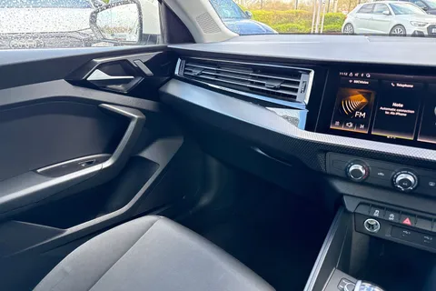 DV23VXW Audi A1 Technik 25 TFSI  95 PS 5-speed Thumbnail #21