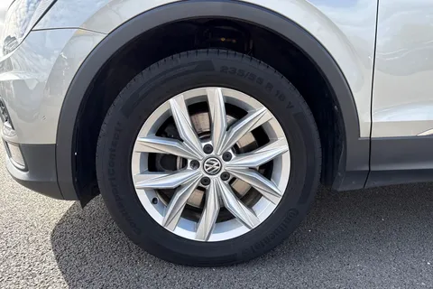 DA18TNJ Volkswagen Tiguan 2.0 TDI SE Navigation DSG 4Motion Euro 6 (s/s) 5dr Thumbnail #13