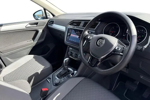 DA18TNJ Volkswagen Tiguan 2.0 TDI SE Navigation DSG 4Motion Euro 6 (s/s) 5dr Thumbnail #15