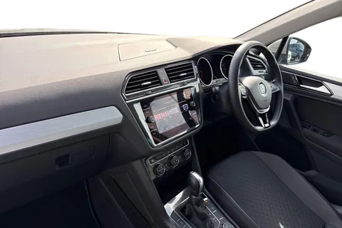 DA18TNJ Volkswagen Tiguan 2.0 TDI SE Navigation DSG 4Motion Euro 6 (s/s) 5dr Thumbnail #16