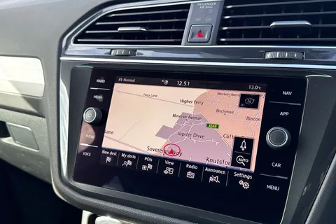 DA18TNJ Volkswagen Tiguan 2.0 TDI SE Navigation DSG 4Motion Euro 6 (s/s) 5dr Thumbnail #18