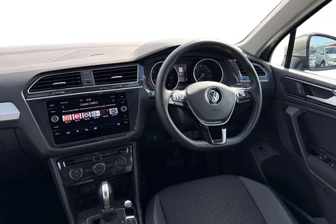 DA18TNJ Volkswagen Tiguan 2.0 TDI SE Navigation DSG 4Motion Euro 6 (s/s) 5dr Thumbnail #19