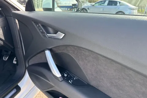 21 of 67 for Audi TT 1.8 TFSI S line Roadster Euro 6 (s/s) 2dr