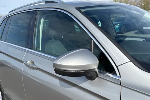 DA18TNJ Volkswagen Tiguan 2.0 TDI SE Navigation DSG 4Motion Euro 6 (s/s) 5dr Thumbnail #29