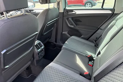 DA18TNJ Volkswagen Tiguan 2.0 TDI SE Navigation DSG 4Motion Euro 6 (s/s) 5dr Thumbnail #32