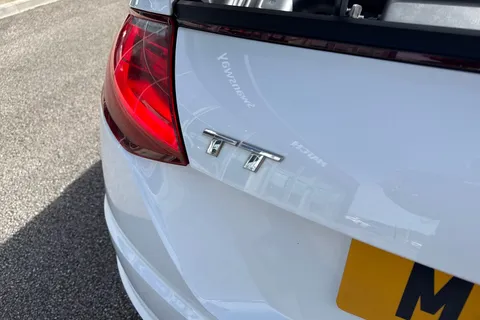 32 of 67 for Audi TT 1.8 TFSI S line Roadster Euro 6 (s/s) 2dr