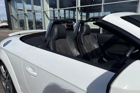 33 of 67 for Audi TT 1.8 TFSI S line Roadster Euro 6 (s/s) 2dr