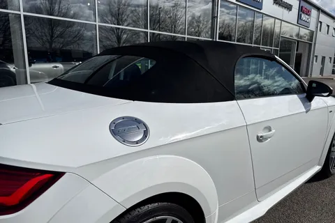 34 of 67 for Audi TT 1.8 TFSI S line Roadster Euro 6 (s/s) 2dr