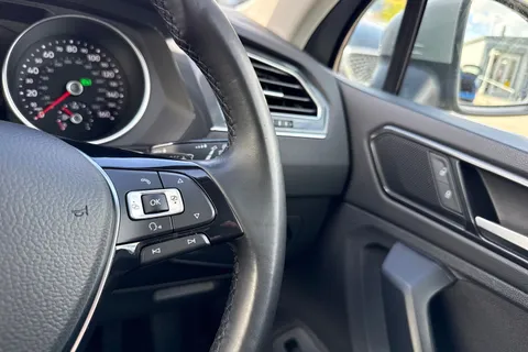 DA18TNJ Volkswagen Tiguan 2.0 TDI SE Navigation DSG 4Motion Euro 6 (s/s) 5dr Thumbnail #41