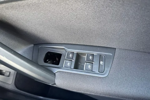 DA18TNJ Volkswagen Tiguan 2.0 TDI SE Navigation DSG 4Motion Euro 6 (s/s) 5dr Thumbnail #42