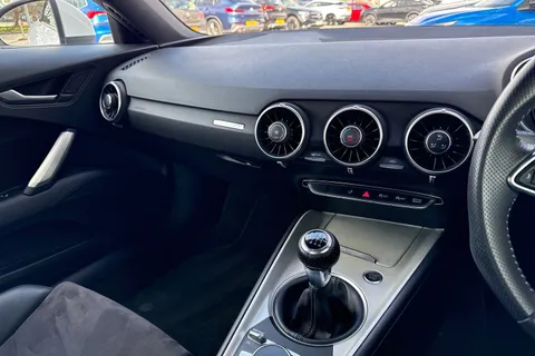 44 of 67 for Audi TT 1.8 TFSI S line Roadster Euro 6 (s/s) 2dr