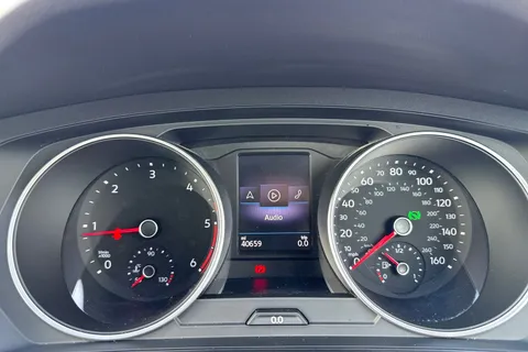 DA18TNJ Volkswagen Tiguan 2.0 TDI SE Navigation DSG 4Motion Euro 6 (s/s) 5dr Thumbnail #48