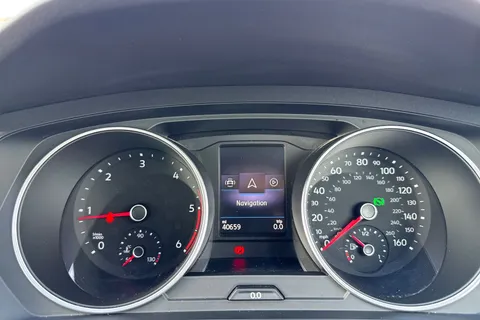 DA18TNJ Volkswagen Tiguan 2.0 TDI SE Navigation DSG 4Motion Euro 6 (s/s) 5dr Thumbnail #49