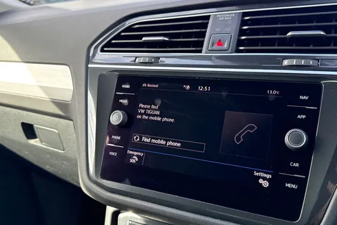 DA18TNJ Volkswagen Tiguan 2.0 TDI SE Navigation DSG 4Motion Euro 6 (s/s) 5dr Thumbnail #53
