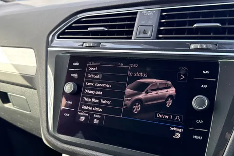 DA18TNJ Volkswagen Tiguan 2.0 TDI SE Navigation DSG 4Motion Euro 6 (s/s) 5dr Thumbnail #55