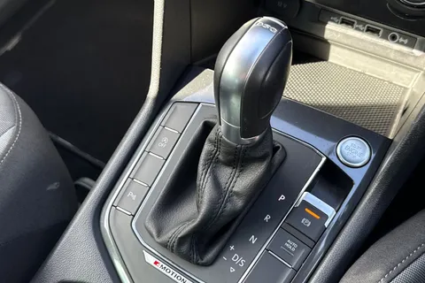 DA18TNJ Volkswagen Tiguan 2.0 TDI SE Navigation DSG 4Motion Euro 6 (s/s) 5dr Thumbnail #60