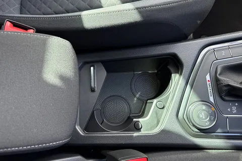 DA18TNJ Volkswagen Tiguan 2.0 TDI SE Navigation DSG 4Motion Euro 6 (s/s) 5dr Thumbnail #62