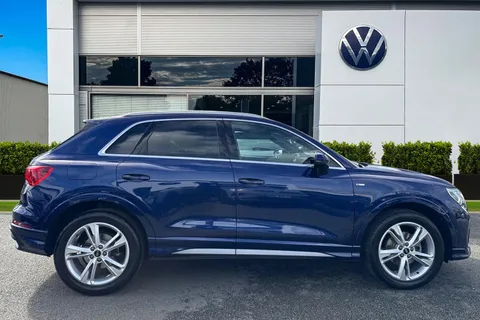 KN74ZWA Audi Q3 1.5 TFSI CoD 35 S line S Tronic Euro 6 (s/s) 5dr Thumbnail #4